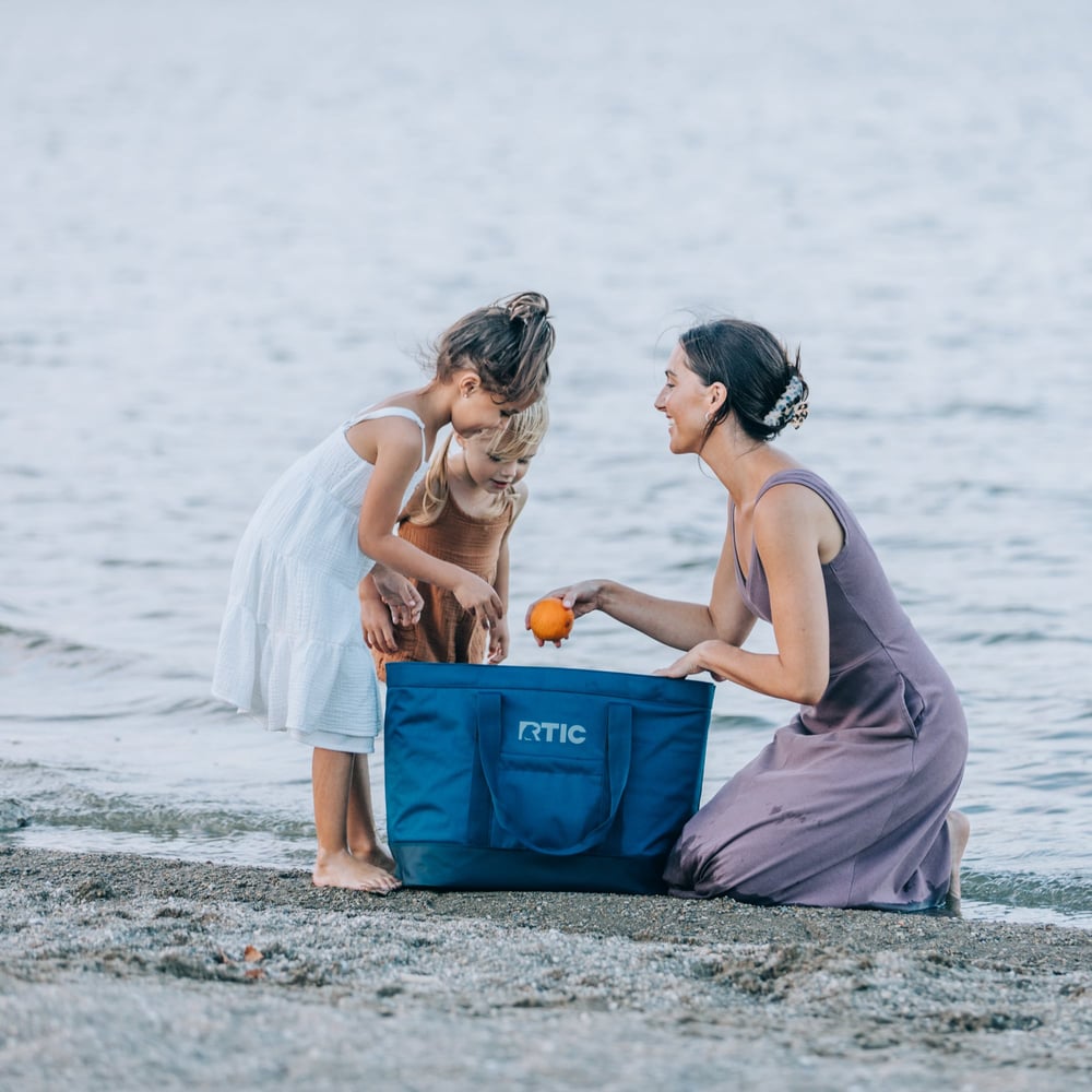 Everyday Insulated Tote Bag Navy | Rtic Soft Coolers|Bags